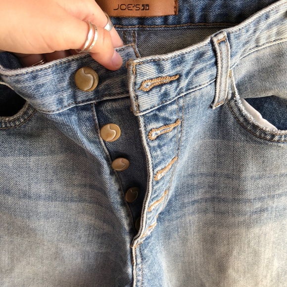 Joe’s High-rise Raw Hem Light Wash Jeans - Picture 2 of 6